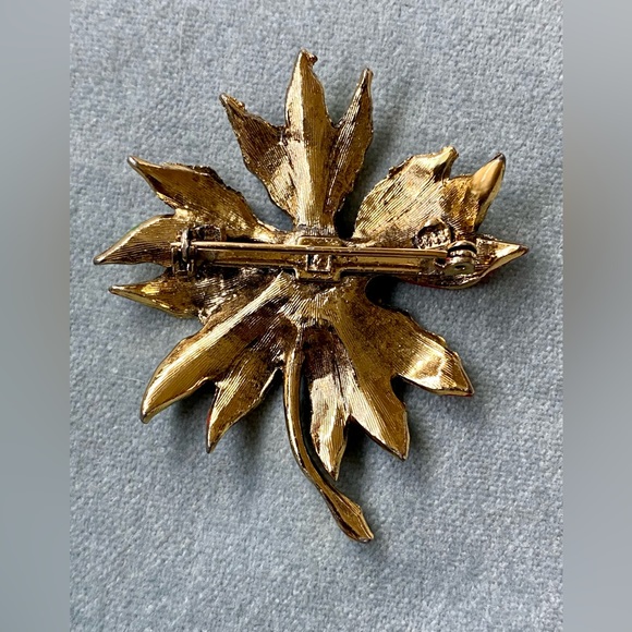 2 Vintage Poinsettia Holiday Brooch / Pins - Picture 5 of 9